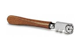 TS0-14-040 GLASS CUTTER WOODEN HANDLE STANLEY